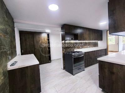 Apartamento de 3 alcobas en arriendo en El Poblado, Medellín, 186 m² · foto 14 de 20
