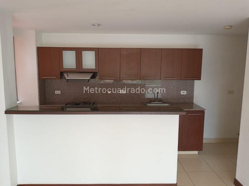 3BR Apartment in Loma Del Escobero (110 m²) - 3