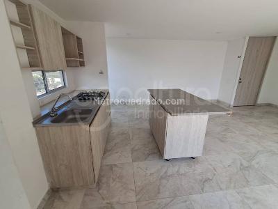 Apartamento de 3 alcobas en venta en Machado, Bello, 78 m² · foto 2 de 20