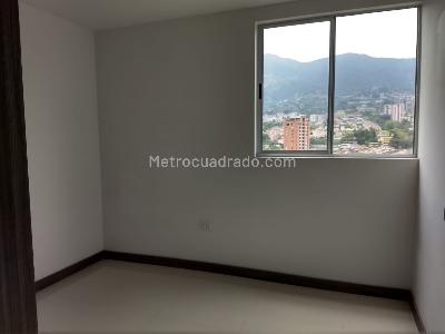 Apartamento de 2 alcobas en venta en Suramerica, Itagüí, 66 m² · foto 12 de 18