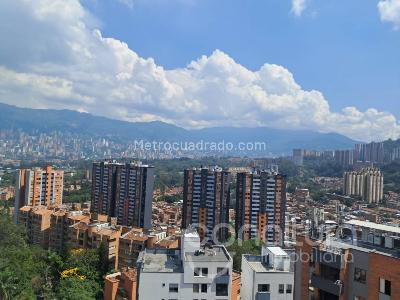 Apartamento en venta en Loma De Los Bernal, Medellín · foto 11 de 11