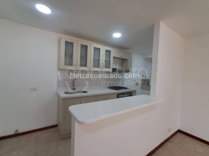 2BR Apartment with Pool in Patio Bonito