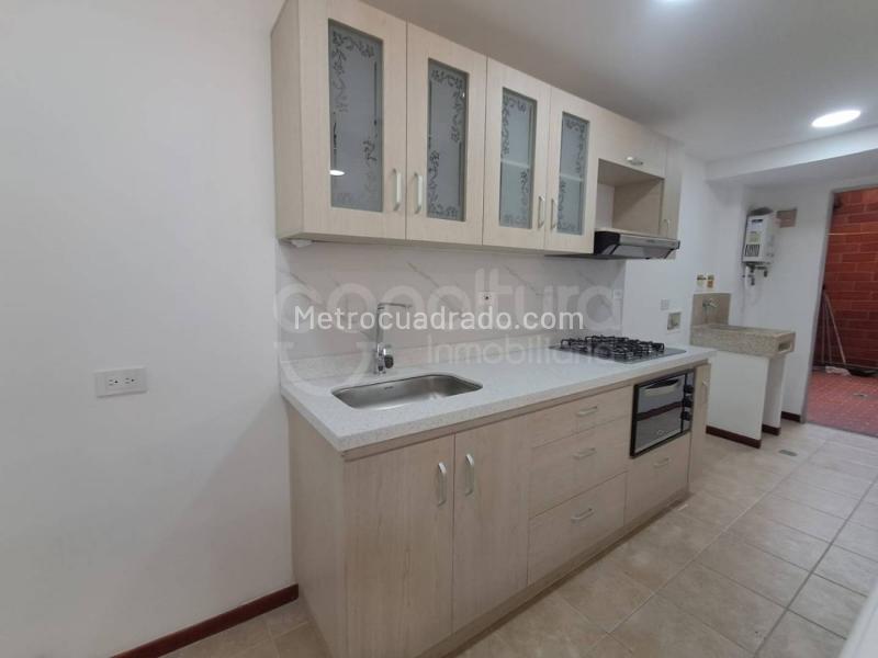 2BR Apartment with Pool in Patio Bonito - 2