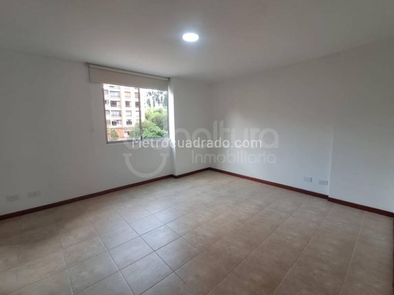 2BR Apartment with Pool in Patio Bonito - 8