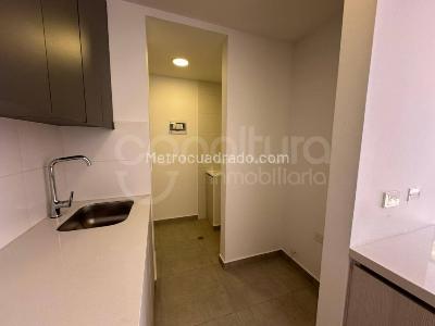 Apartamento en venta en Los Colores, Medellín · foto 5 de 18