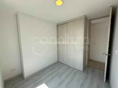 Apartamento en venta en Los Colores, Medellín · foto 8 de 18