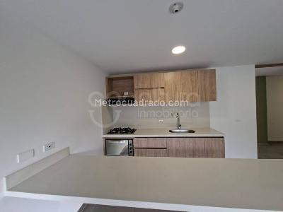 Apartamento en venta en Loma Del Escobero, Envigado · foto 2 de 13