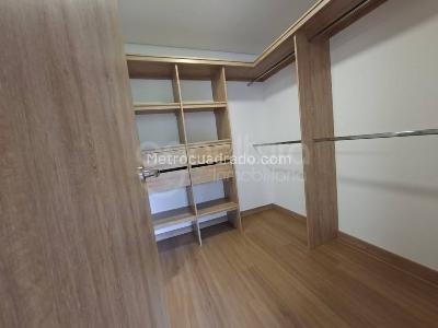 Apartamento en venta en Loma Del Escobero, Envigado · foto 8 de 13