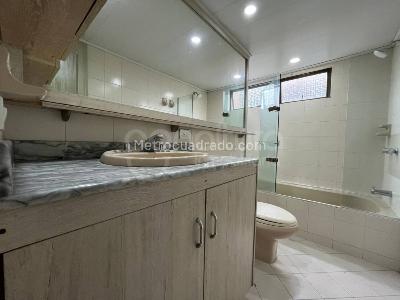 Apartamento en arriendo en Milla De Oro, Medellín · foto 2 de 18