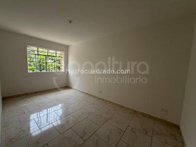 Casa en arriendo en Manila, Medellín · foto 10 de 20