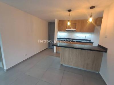 Apartamento de 2 alcobas en venta en Serramonte, Bello, 54 m² · foto 2 de 14