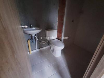 Apartamento de 3 alcobas en venta en La Navarra, Bello, 55 m² · foto 10 de 14