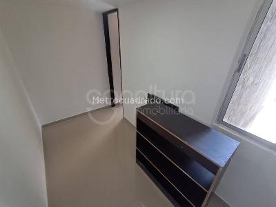 Apartamento de 2 alcobas en venta en Machado, Bello, 40 m² · foto 8 de 19