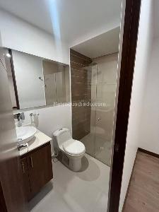 Apartamento de 3 alcobas en arriendo en El Poblado, Medellín, 100 m² · foto 16 de 20