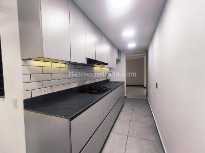 Apartamento de 4 alcobas en arriendo en El Poblado, Medellín, 95 m² · foto 2 de 20
