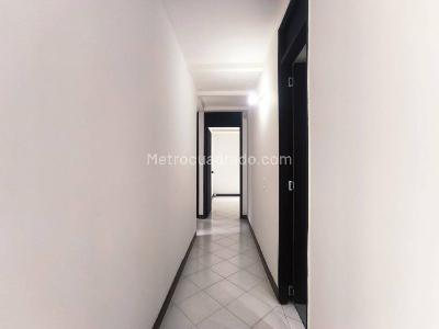 Apartamento de 4 alcobas en arriendo en El Poblado, Medellín, 95 m² · foto 7 de 20