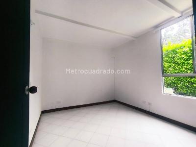 Apartamento de 4 alcobas en arriendo en El Poblado, Medellín, 95 m² · foto 10 de 20
