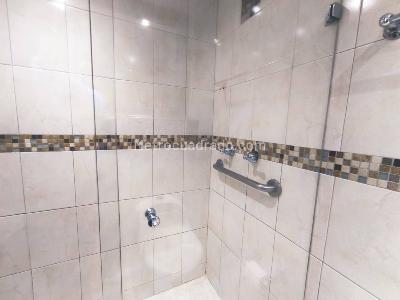 Apartamento de 4 alcobas en arriendo en El Poblado, Medellín, 95 m² · foto 18 de 20