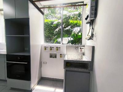 Apartamento de 4 alcobas en arriendo en El Poblado, Medellín, 95 m² · foto 20 de 20