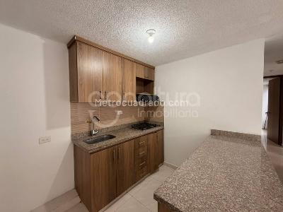 Apartamento de 3 alcobas en venta en Los Gomez, Itagüí, 55 m² · foto 2 de 13