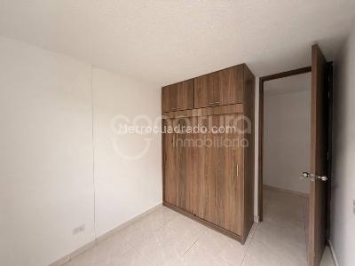 Apartamento de 3 alcobas en venta en Los Gomez, Itagüí, 55 m² · foto 9 de 13