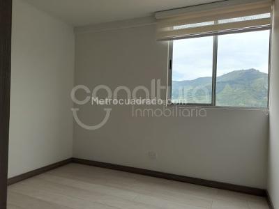 Apartamento de 2 alcobas en venta en Suramerica, Itagüí, 66 m² · foto 13 de 17