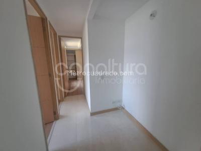 Apartamento de 3 alcobas en venta en Madera, Bello, 68 m² · foto 6 de 20