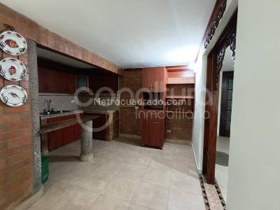 Apartamento de 4 alcobas en arriendo en Carlos E Restrepo, Medellín, 120 m² · foto 2 de 11