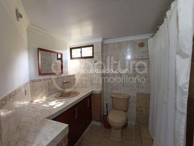 Apartamento de 4 alcobas en arriendo en Carlos E Restrepo, Medellín, 120 m² · foto 10 de 11