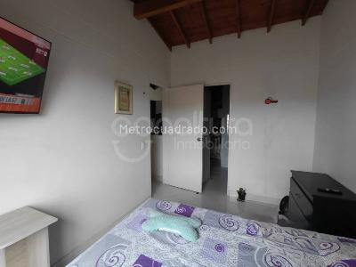 Apartaestudio en venta en San Javier, Medellín, 32 m² · foto 6 de 13