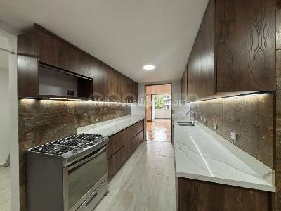 Apartamento en venta en El Tesoro, Medellín · foto 2 de 14