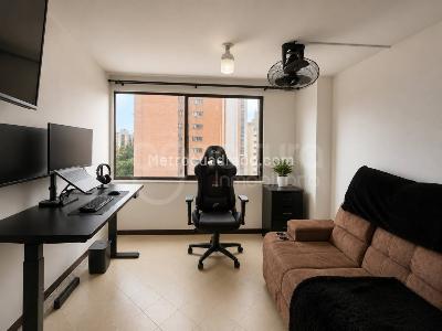 Apartamento en venta en La Candelaria, Medellín · foto 2 de 6