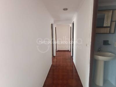 Apartamento de 3 alcobas en venta en Amazonia, Bello, 67 m² · foto 6 de 17