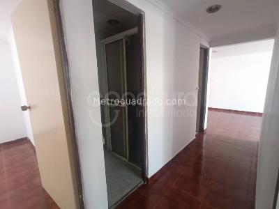 Apartamento de 3 alcobas en venta en Amazonia, Bello, 67 m² · foto 12 de 17