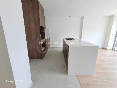 Apartamento de 2 alcobas en venta en San Jose, Sabaneta, 87 m² · foto 3 de 19