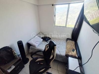 Apartamento de 3 alcobas en venta en Terranova, Bello, 54 m² · foto 7 de 12