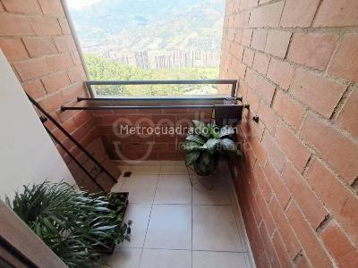 Apartamento de 3 alcobas en venta en Terranova, Bello, 54 m² · foto 10 de 12