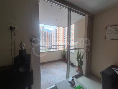 Apartamento de 3 alcobas en venta en Madera, Bello, 59 m² · foto 2 de 17