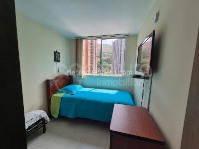 Apartamento de 3 alcobas en venta en Madera, Bello, 59 m² · foto 9 de 17