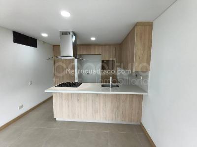 Apartamento de 2 alcobas en arriendo en Las Palmas, Medellín, 77 m² · foto 4 de 18