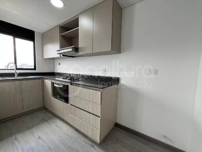 Apartamento de 3 alcobas en arriendo en Las Palmas, Medellín, 75 m² · foto 2 de 15