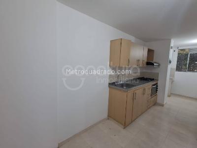 Apartamento de 3 alcobas en venta en Madera, Bello, 80 m² · foto 3 de 20