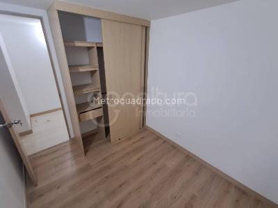 Apartamento de 3 alcobas en venta en Madera, Bello, 80 m² · foto 10 de 20