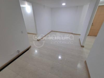 Apartamento de 3 alcobas en venta en Madera, Bello, 63 m² · foto 2 de 20