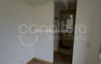 Apartamento de 3 alcobas en venta en Madera, Bello, 63 m² · foto 5 de 20