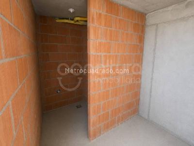 Apartamento de 3 alcobas en venta en Bucaros, Bello, 54 m² · foto 9 de 10