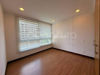 Apartamento de 2 alcobas en arriendo en Los Balsos, Medellín, 109 m² · foto 11 de 16