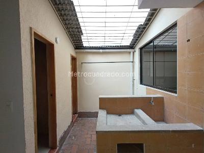 Casa de 5 alcobas en arriendo en El Velodromo, Medellín, 350 m² · foto 16 de 17