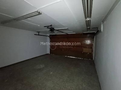 Casa de 5 alcobas en arriendo en El Velodromo, Medellín, 350 m² · foto 17 de 17