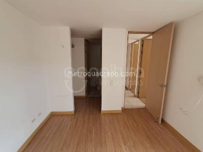 Apartamento de 3 alcobas en arriendo en San Jose, Sabaneta, 78 m² · foto 5 de 16